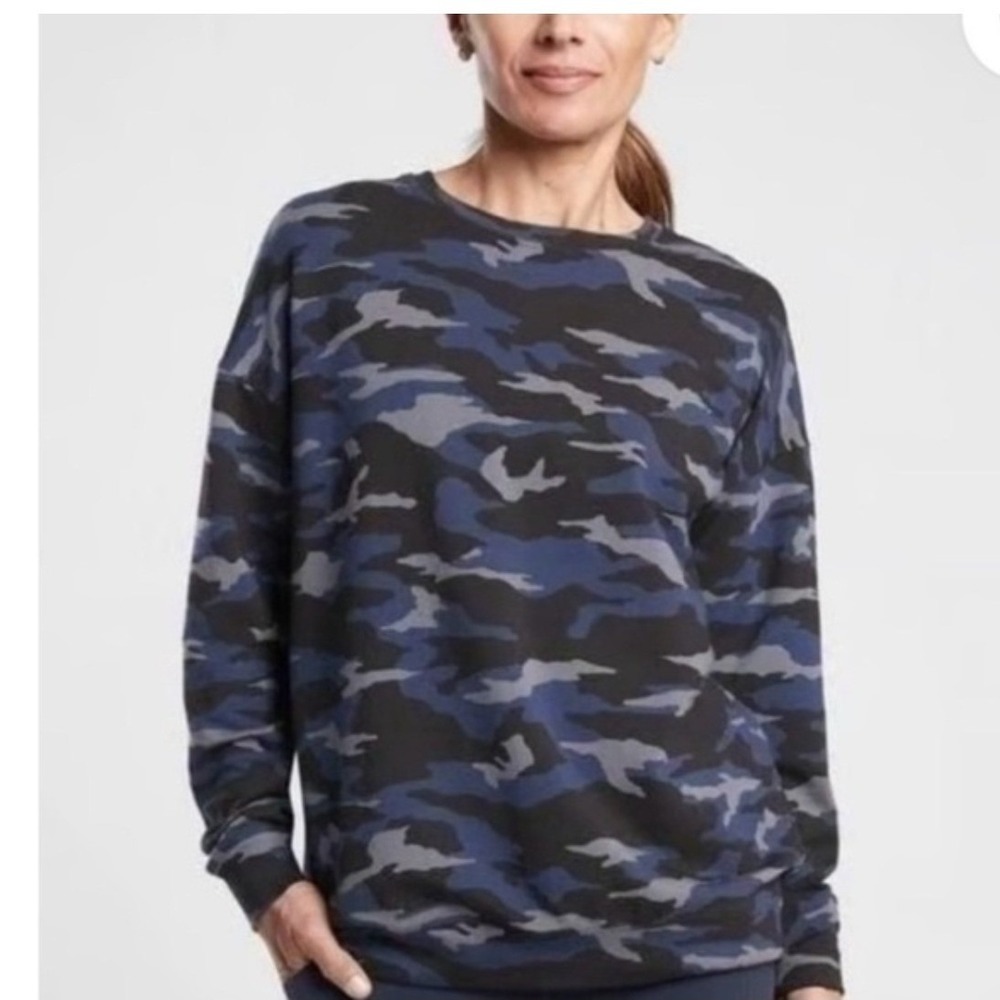 Athleta Womens Large Sweatshirt Blue Camo Studio To Street Crewneck Tencel
